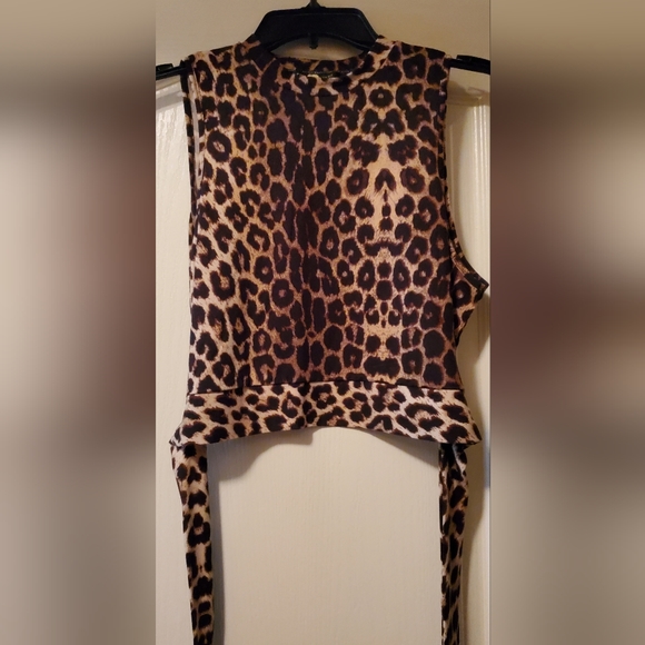 Top - Picture 1 of 2